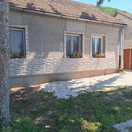 Balcsi1 Lägenhet Balatonfůzfő Exteriör bild